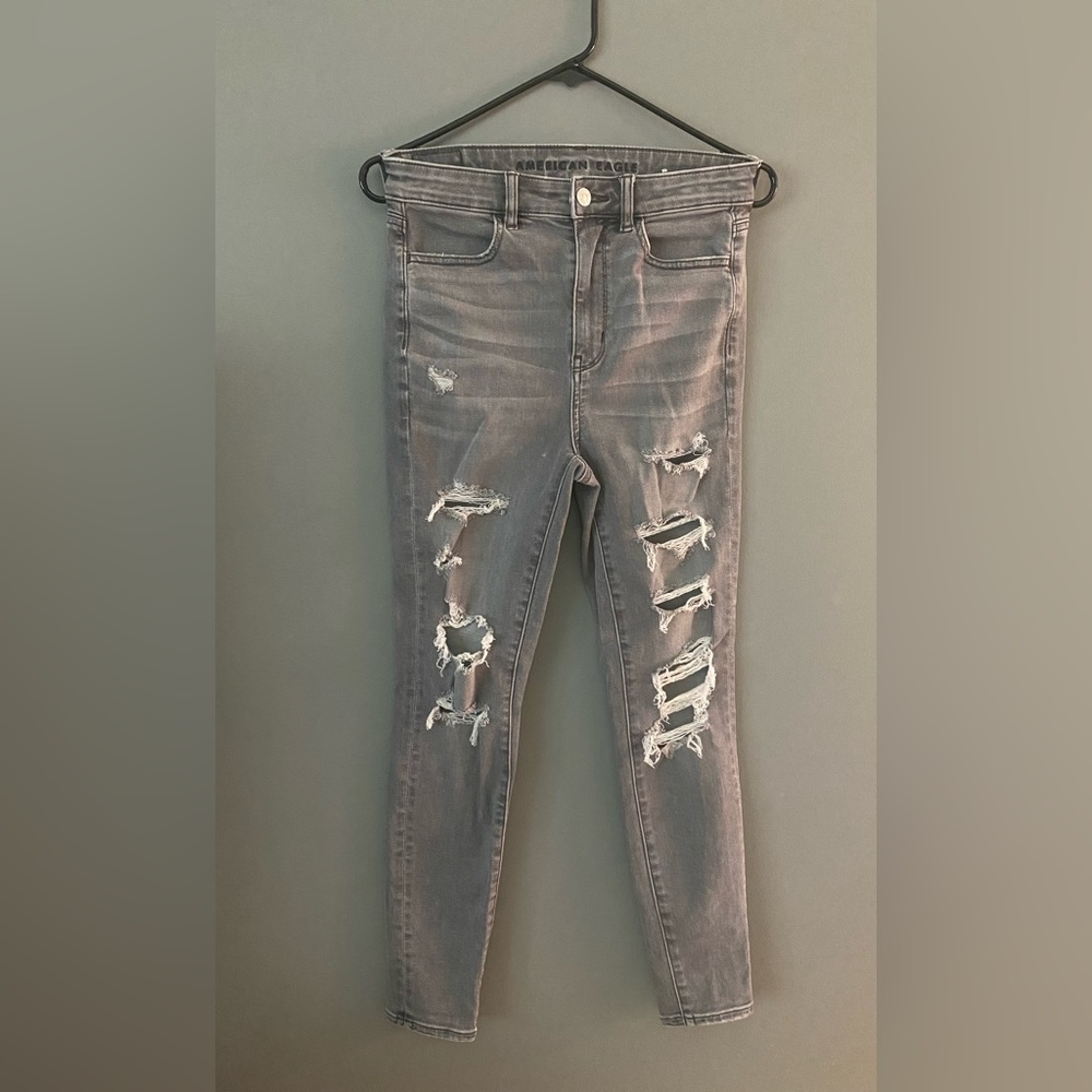 American Eagle jeans. Size 4 short. Gray or light black in color.